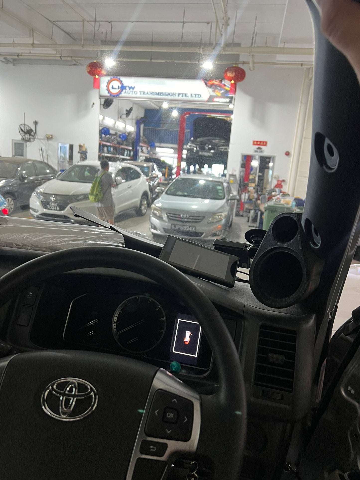 丰田 HiAce Van Commuter RegiusAce Ventury Bongo Brawny 高顶 A 柱 3 路扬声器系统 – 定制音频升级